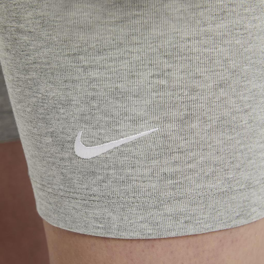 Malla Corta Nike Sportswear Essential