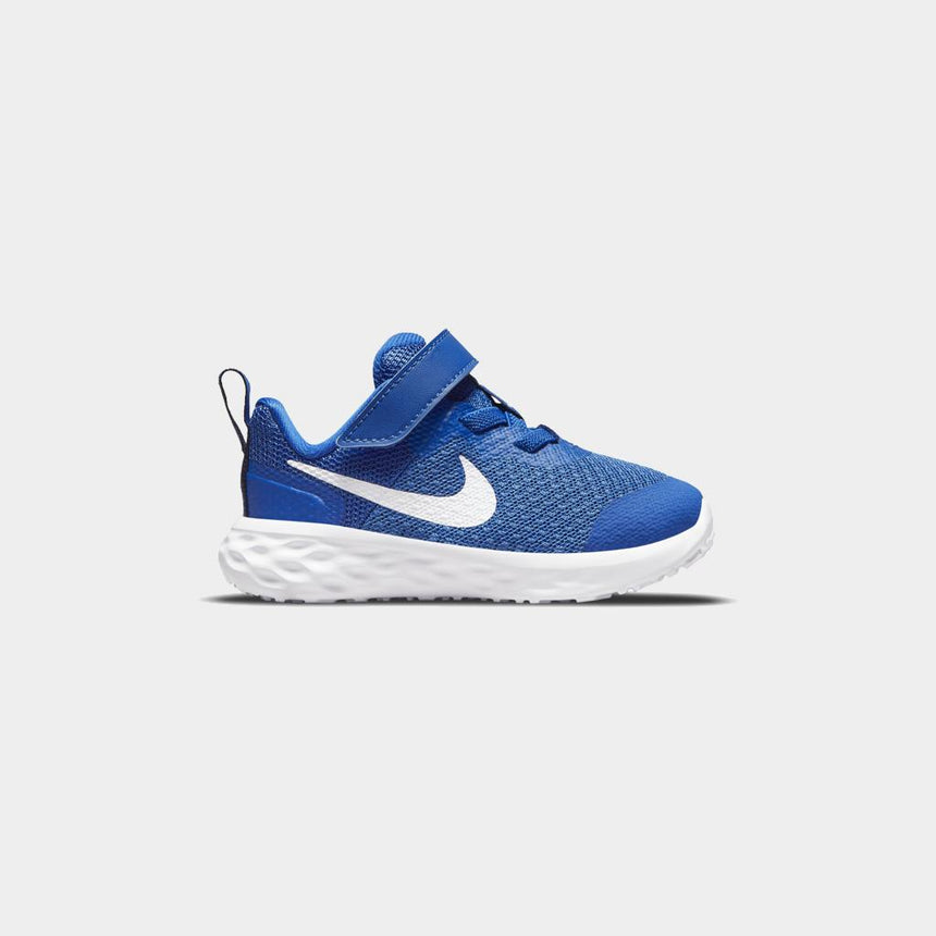 Nike Revolution 6