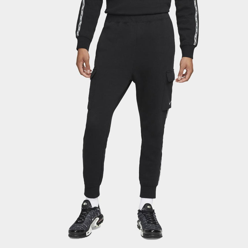 Nike Sportswear Essential