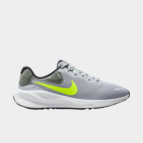 Nike Revolution 7