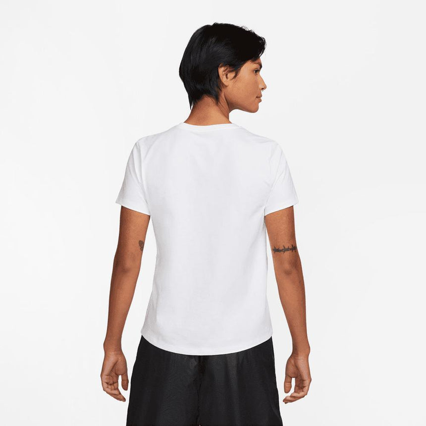 Nike Sportswear Essentials