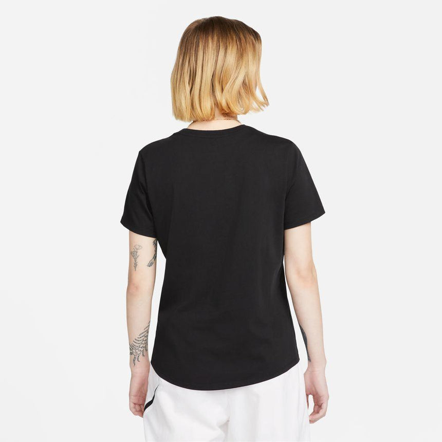 Nike Sportswear Club Essentials