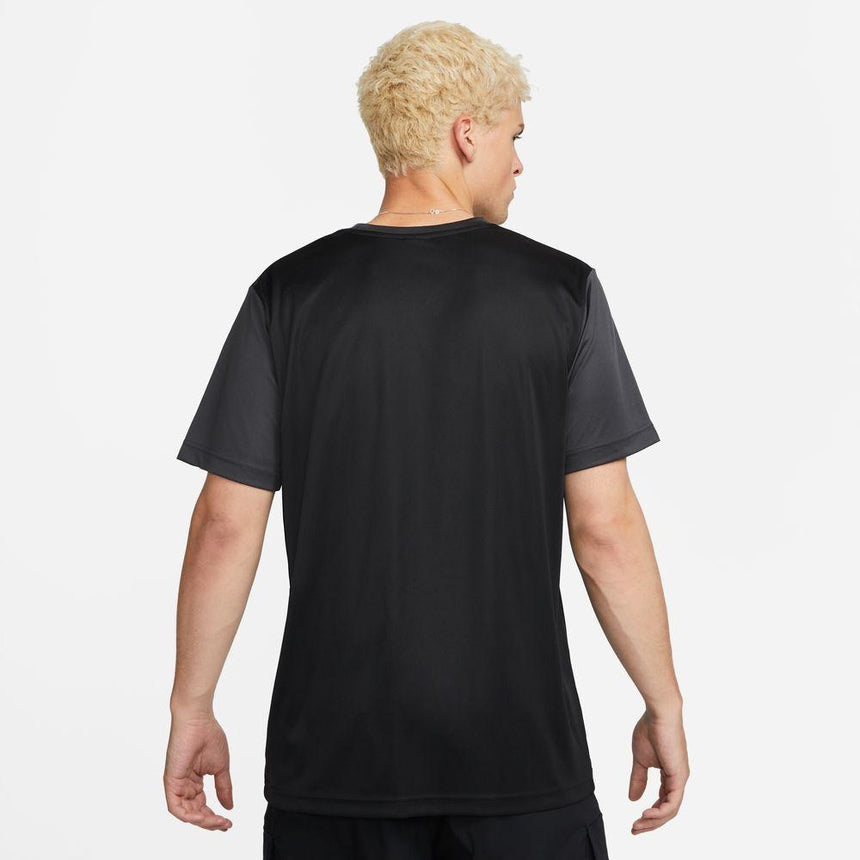 Nike Sportswear Repeat