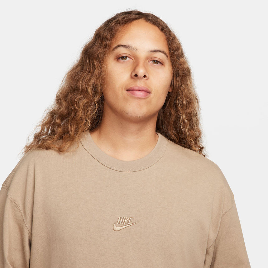 Nike Sportswear Premium Essentials