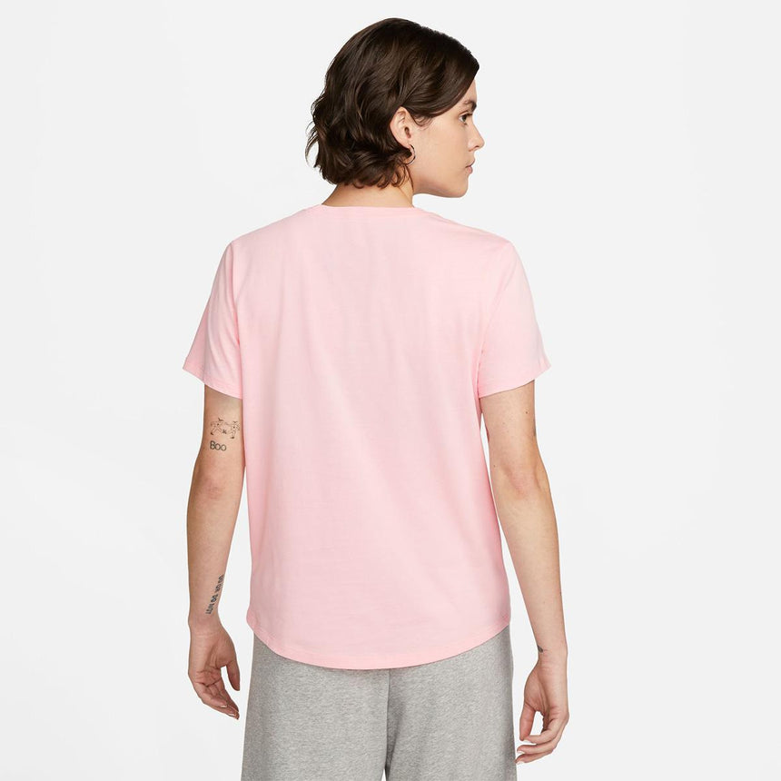 Nike Sportswear Essentials