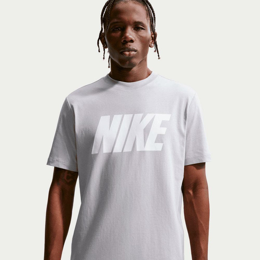 Camiseta Nike Sportswear Club - Hombre