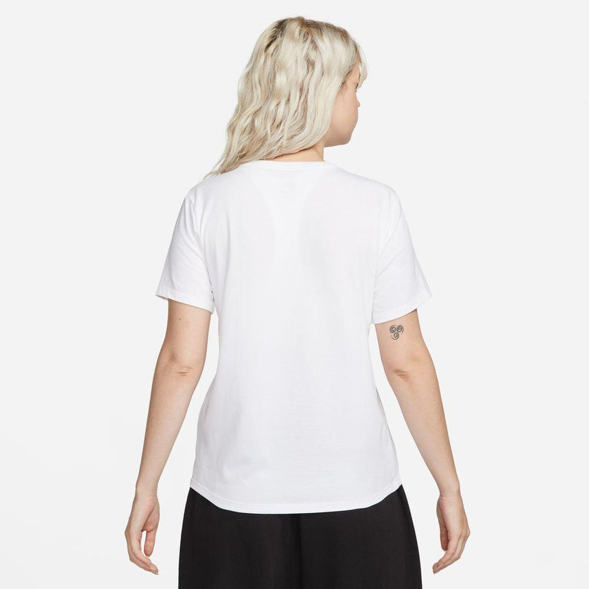 Nike Sportswear Club Essentials
