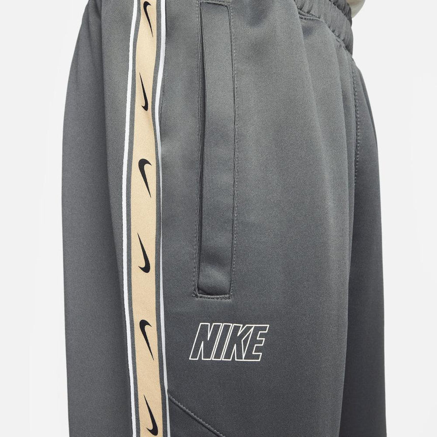 Nike Sportswear Repeat