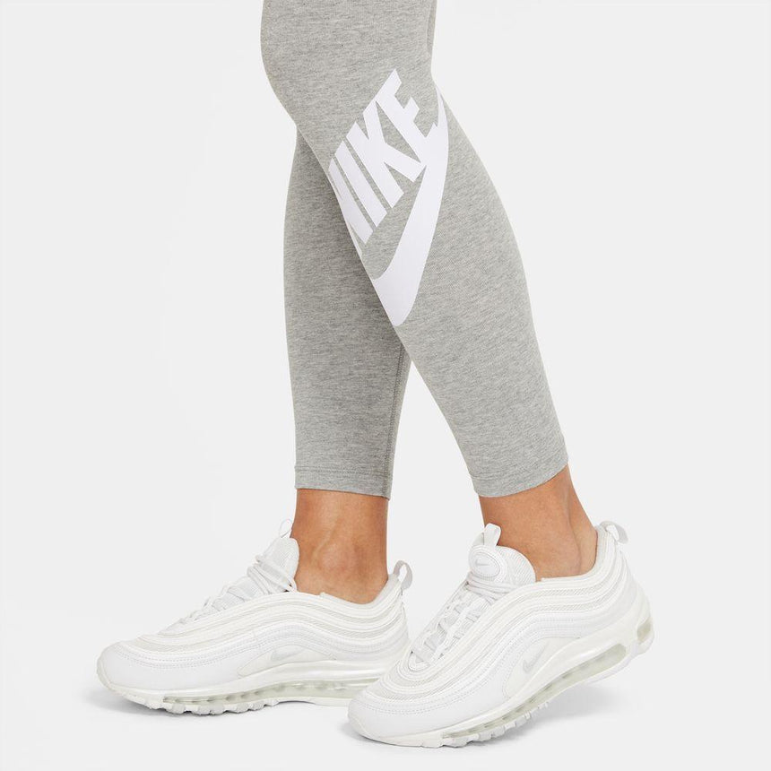 Nike Sportswear Essential