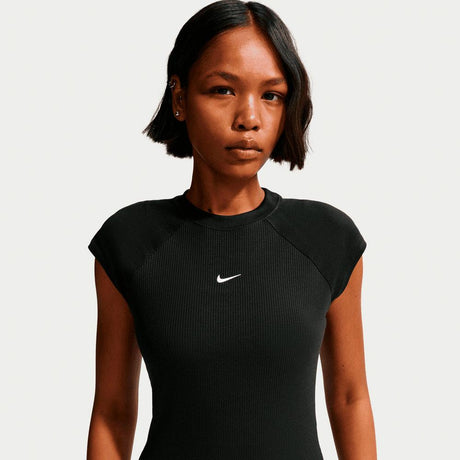 Camiseta Ajustada De Manga Corta Nike Sportswear Chill Knit Acanalada - Mujer