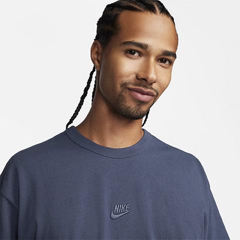 Nike Sportswear Premium Essentials