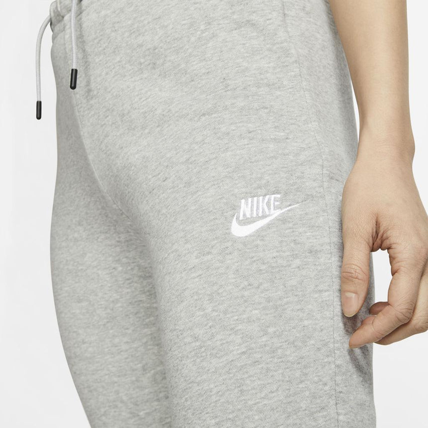Nike Sportswear Essential
