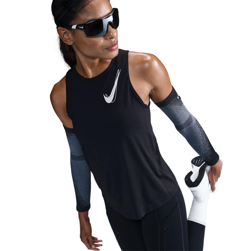 Nike One Swoosh Women's DrI-Fit