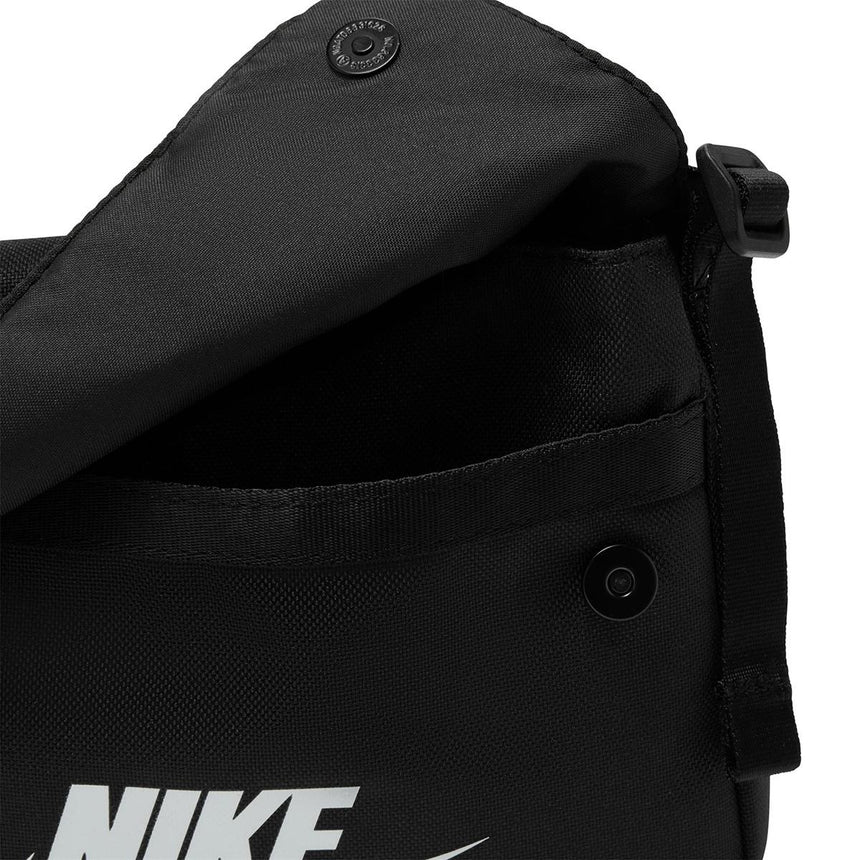 Nike Sportswear Women's Futura 365