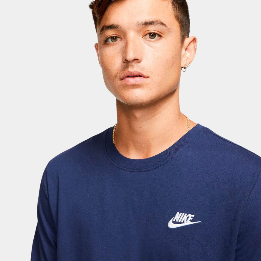 Camiseta Nike Sportswear Club - Hombre