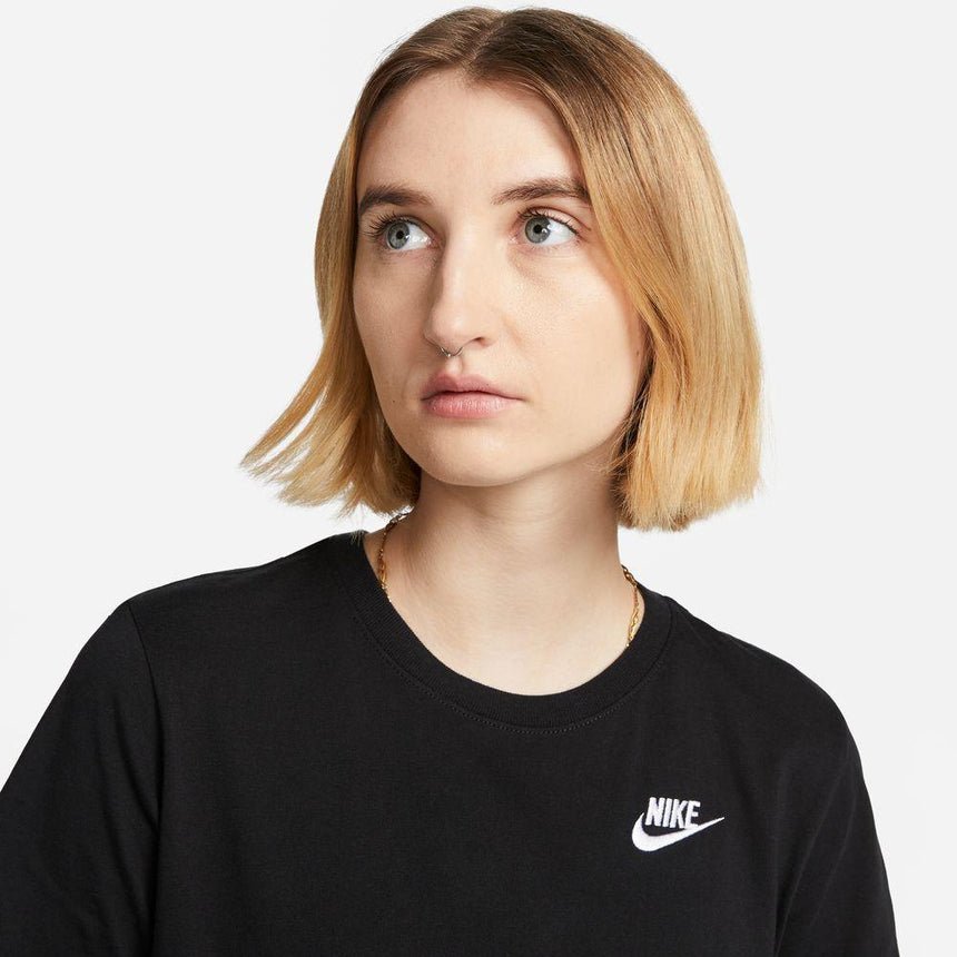 Nike Sportswear Club Essentials