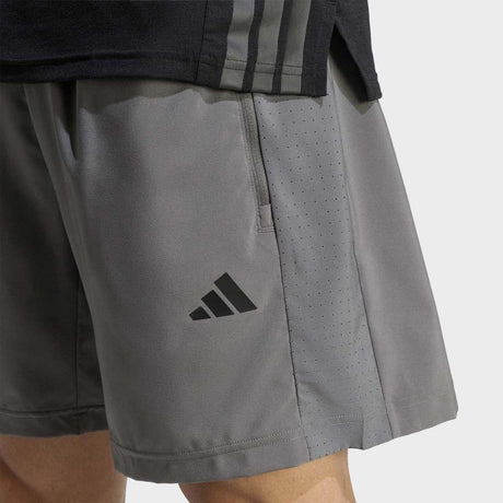 adidas Pantalón Corto Cosido Workout Essentials Base
