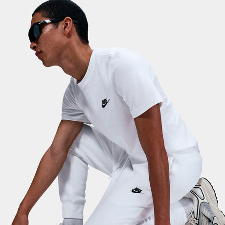 Jogger Nike Club – Hombre