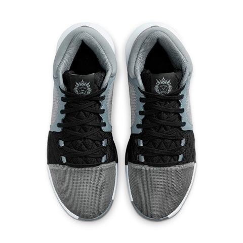 Nike Lebron Witness 8 Basketball