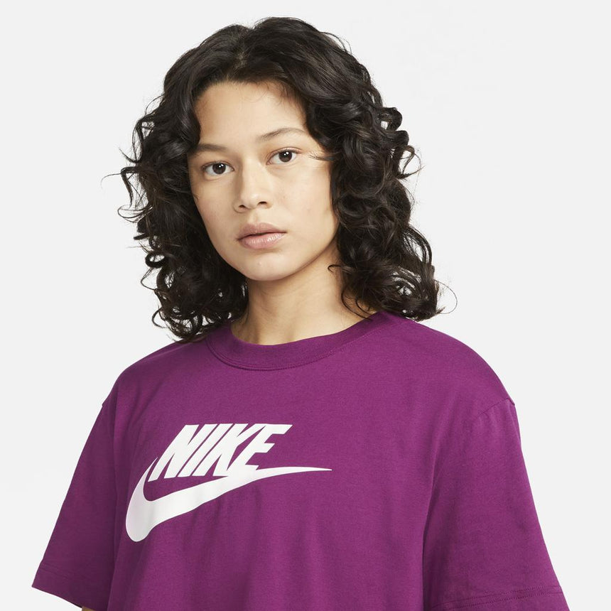 Nike Sportswear Essential