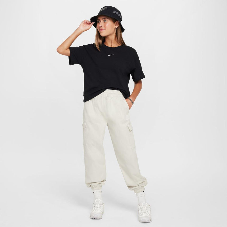 Nike Sportswear Essential