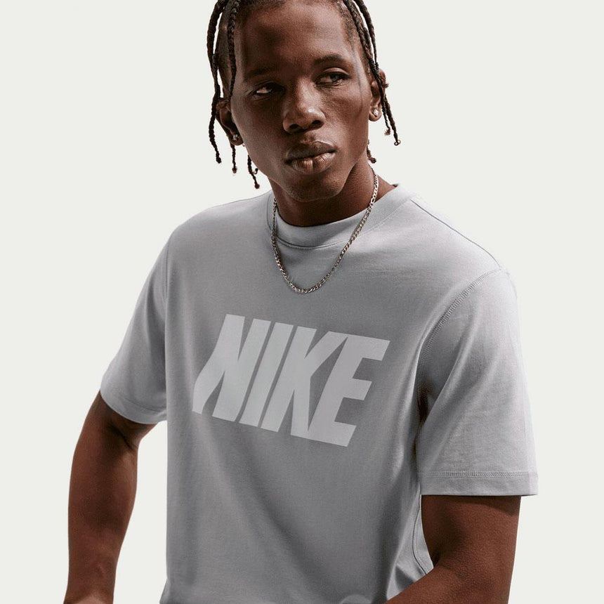 Camiseta Nike Sportswear Club - Hombre