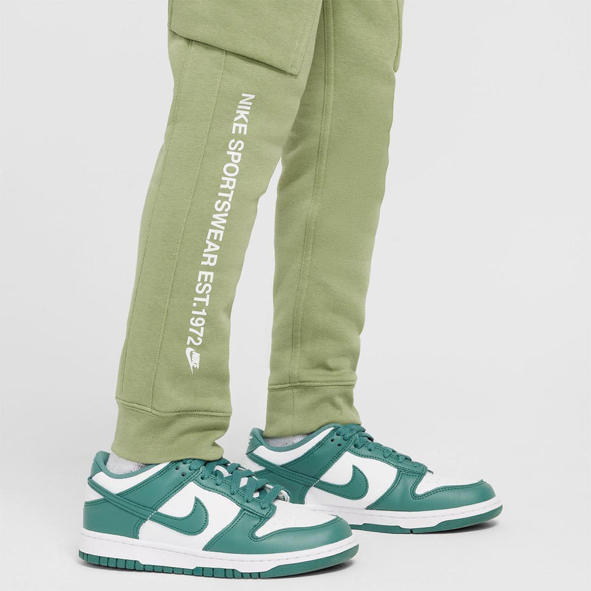 Nike Sportswear Standard Issue