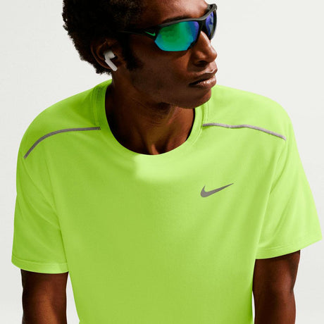 Camiseta Nike Miler De Running De Manga Corta Con Protección Uv DrI-Fit - Hombre