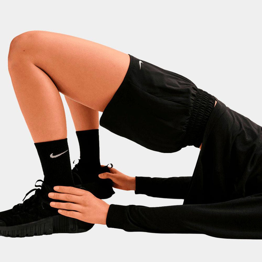 Pantalón Corto Nike One Con Malla Interior De Talle Medio Y 8 cm DrI-Fit - Mujer