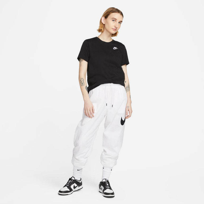 Nike Sportswear Club Essentials