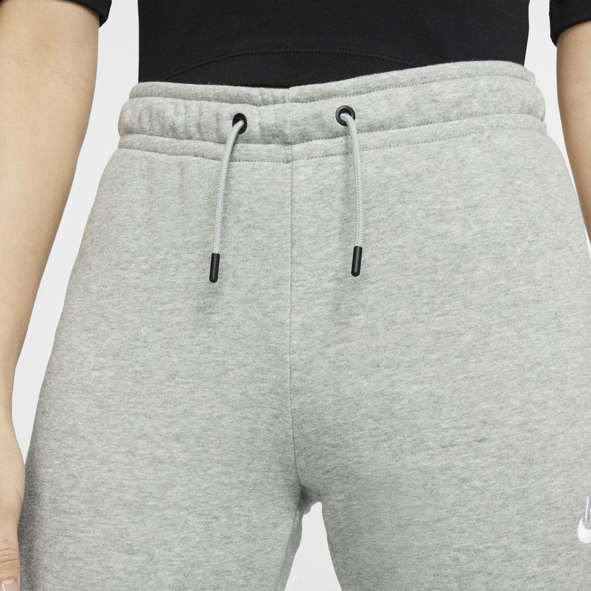 Nike Sportswear Essential
