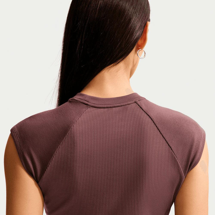 Camiseta Ajustada De Manga Corta Nike Sportswear Chill Knit Acanalada - Mujer