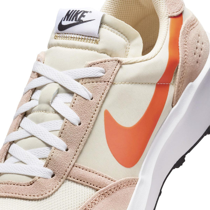 Nike Waffle Debut