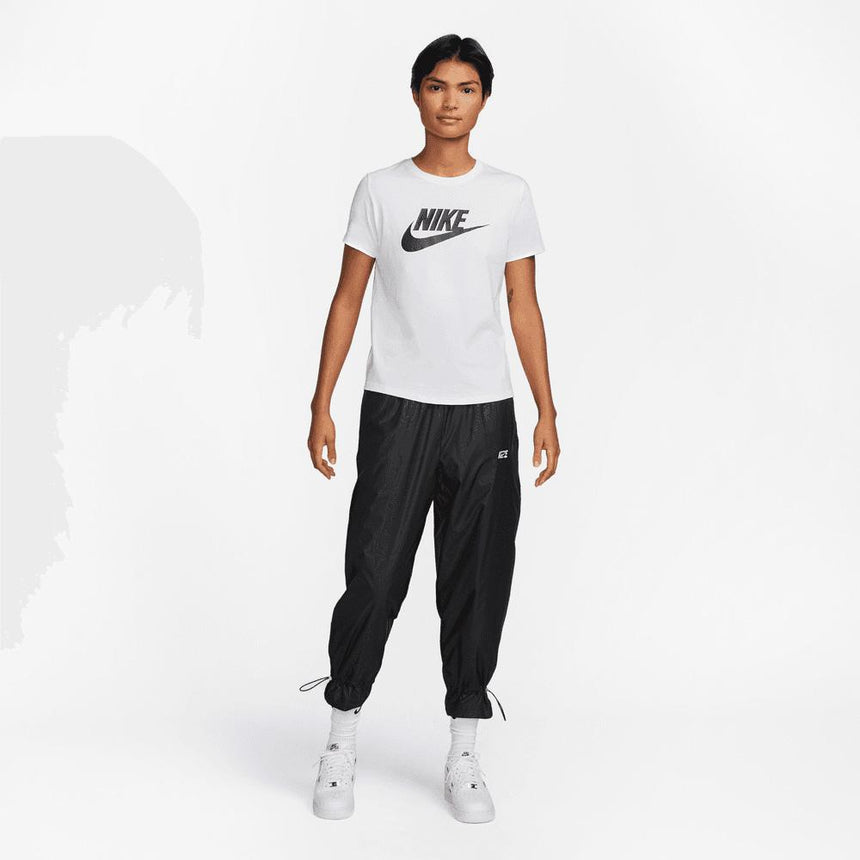 Nike Sportswear Essentials