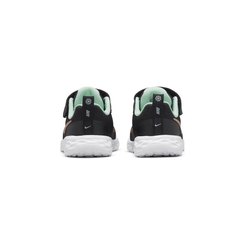 Nike Revolution 6
