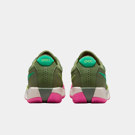 Nike G.t. Cut Academy Basketball