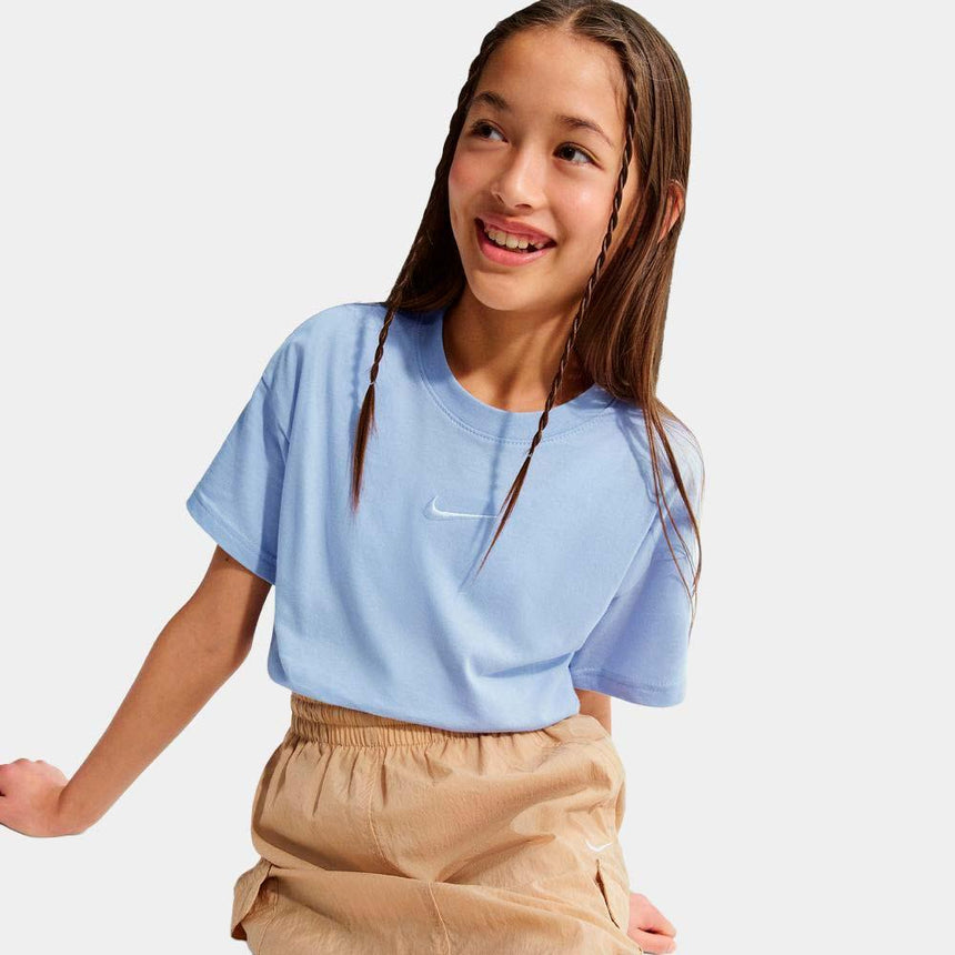 Camiseta Nike Sportswear Essential - Niña