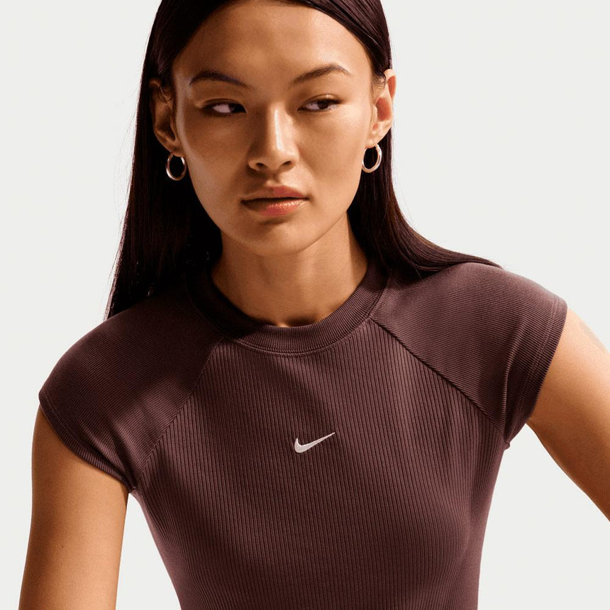 Camiseta Ajustada De Manga Corta Nike Sportswear Chill Knit Acanalada - Mujer