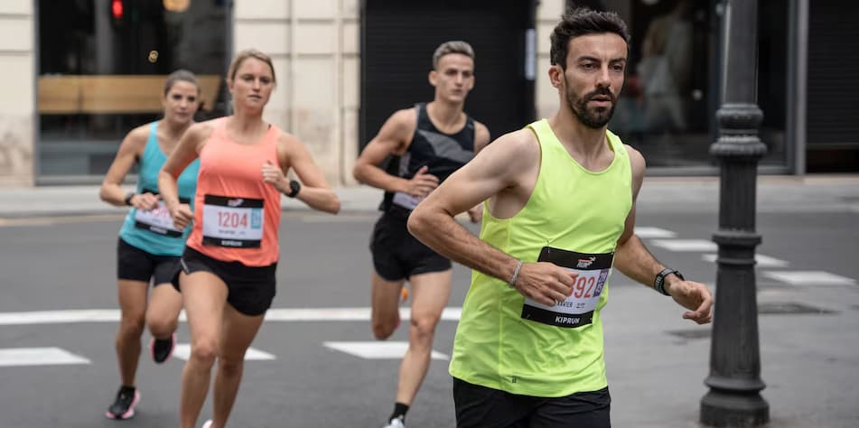 Ropa y calzado de running para hombre y mujer de las mejores marcas, adidas, Nike, Asics, Puma, Hoka.